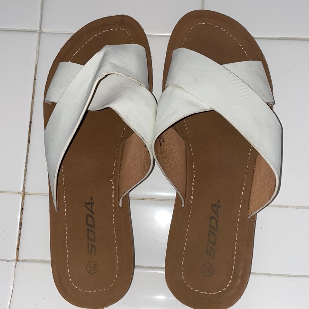 Soda sandals